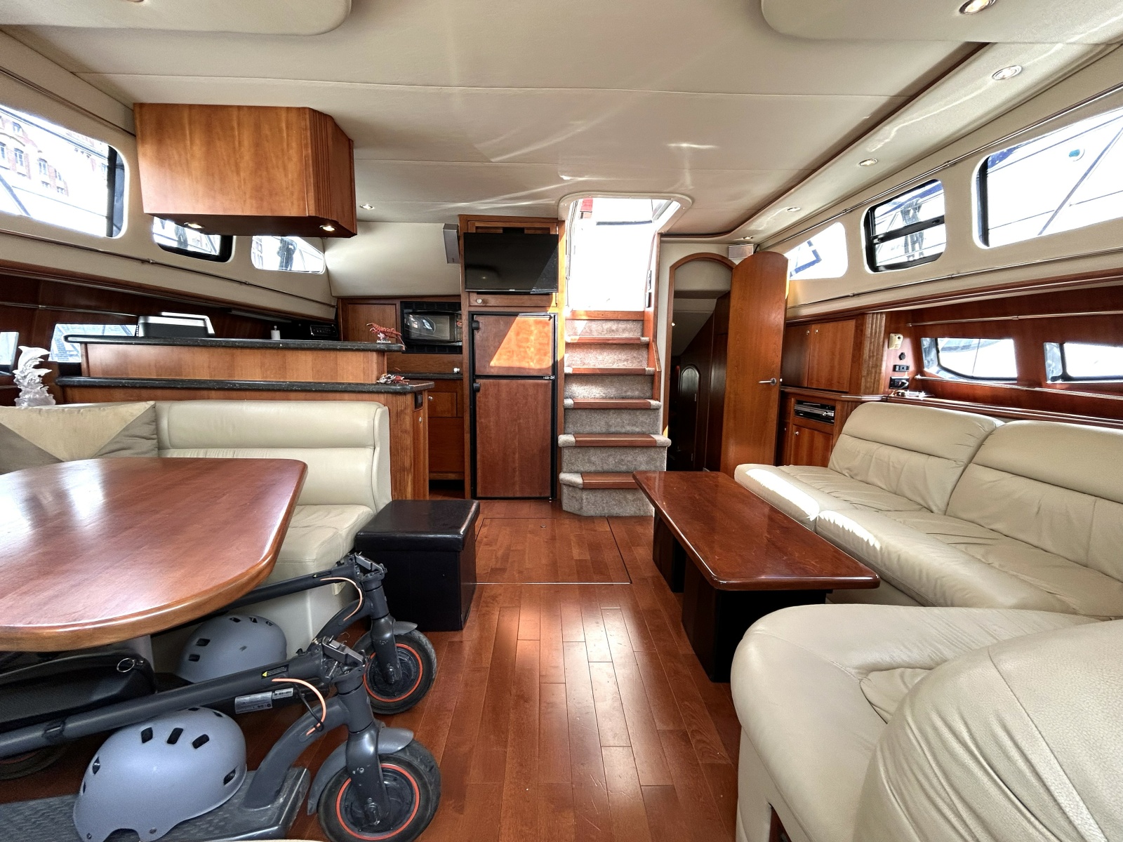 2007 Cruisers Yachts 455