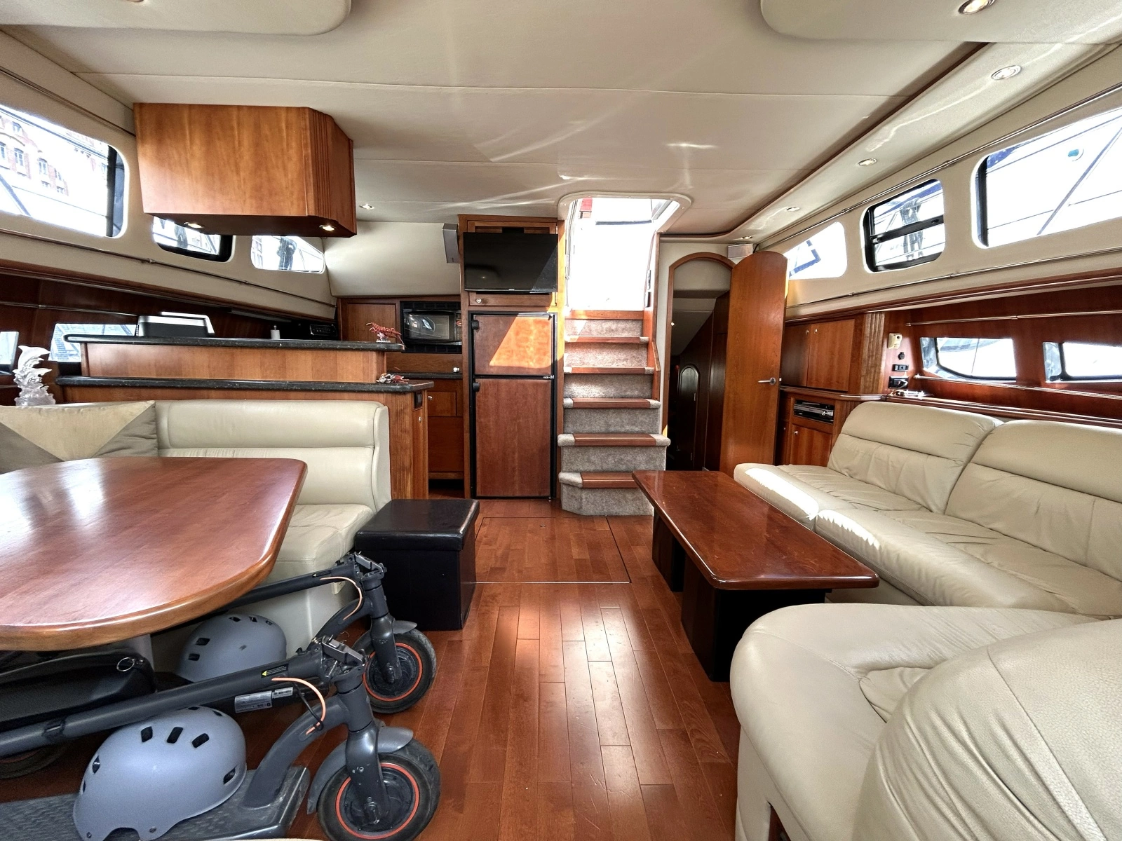 2007 Cruisers Yachts 455