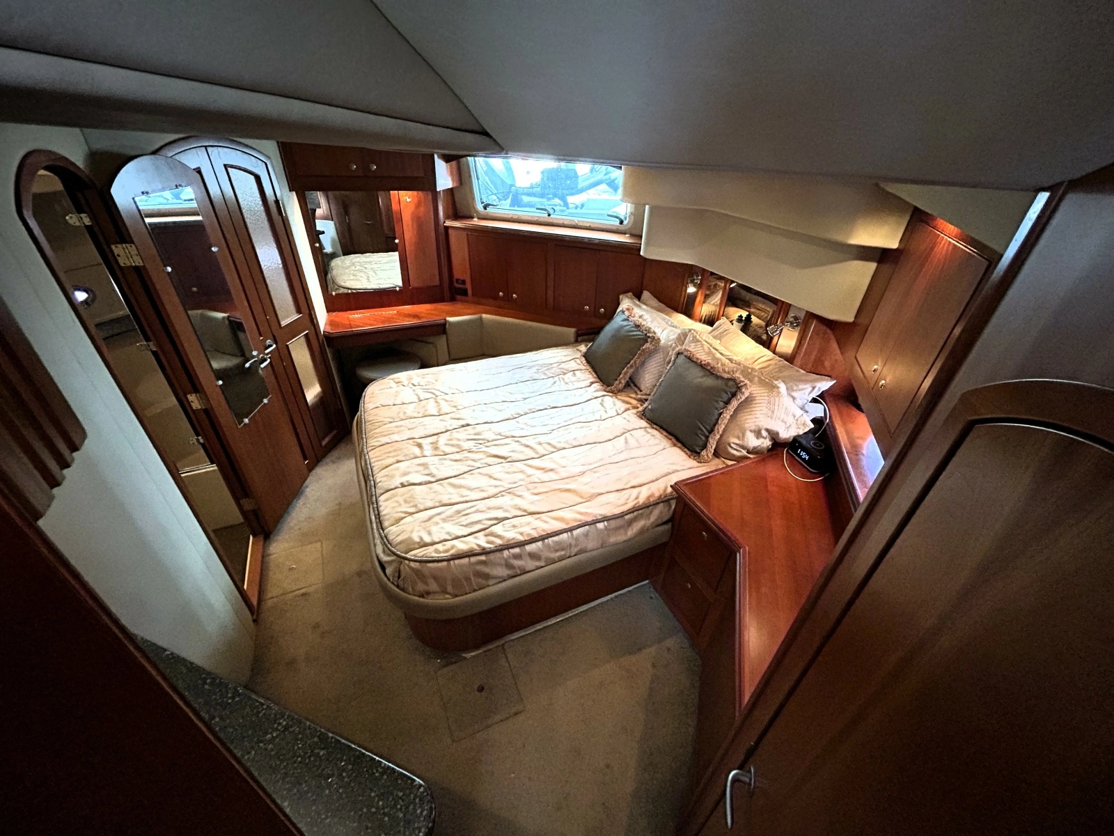 2007 Cruisers Yachts 455