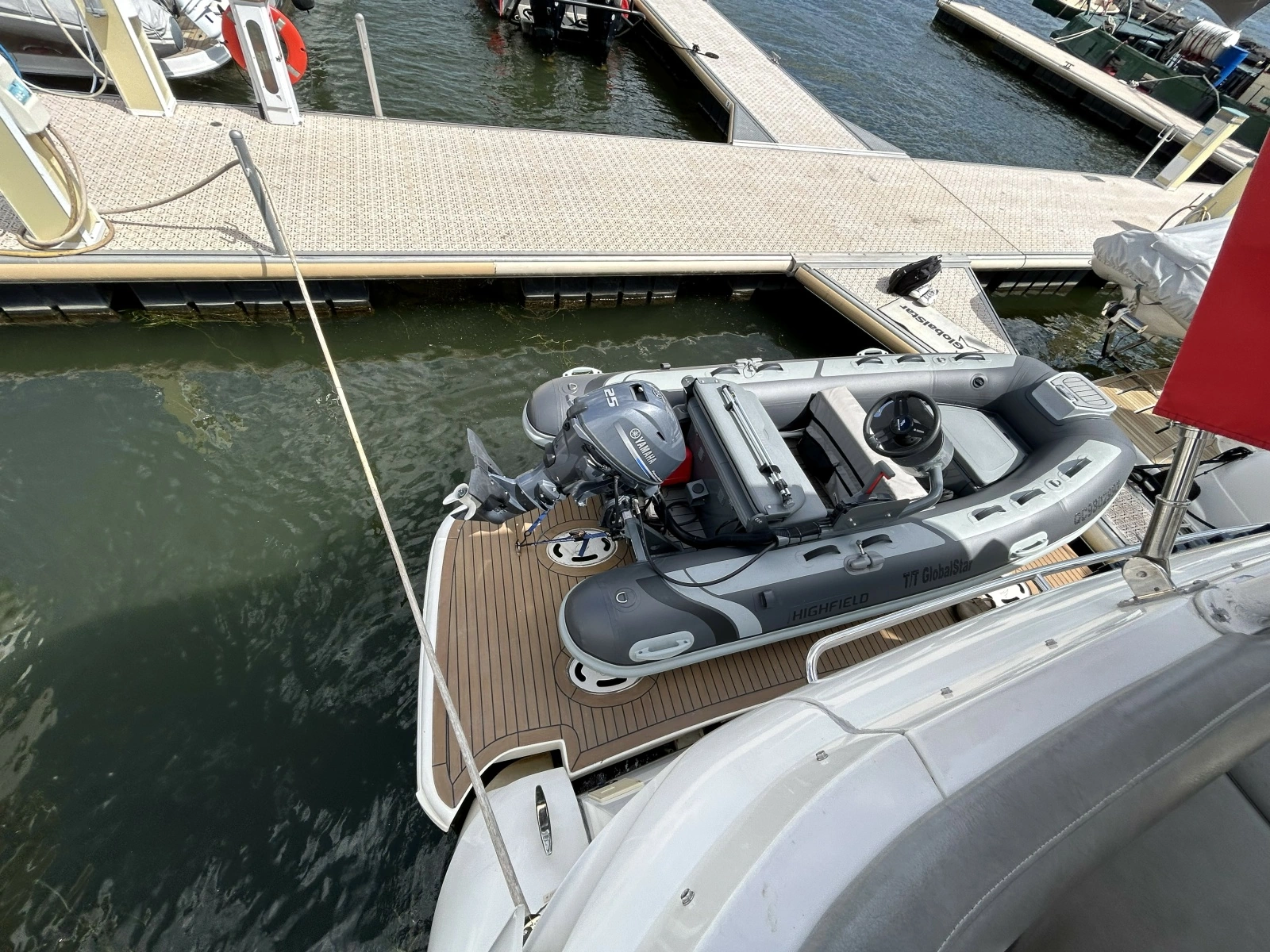 2007 Cruisers Yachts 455