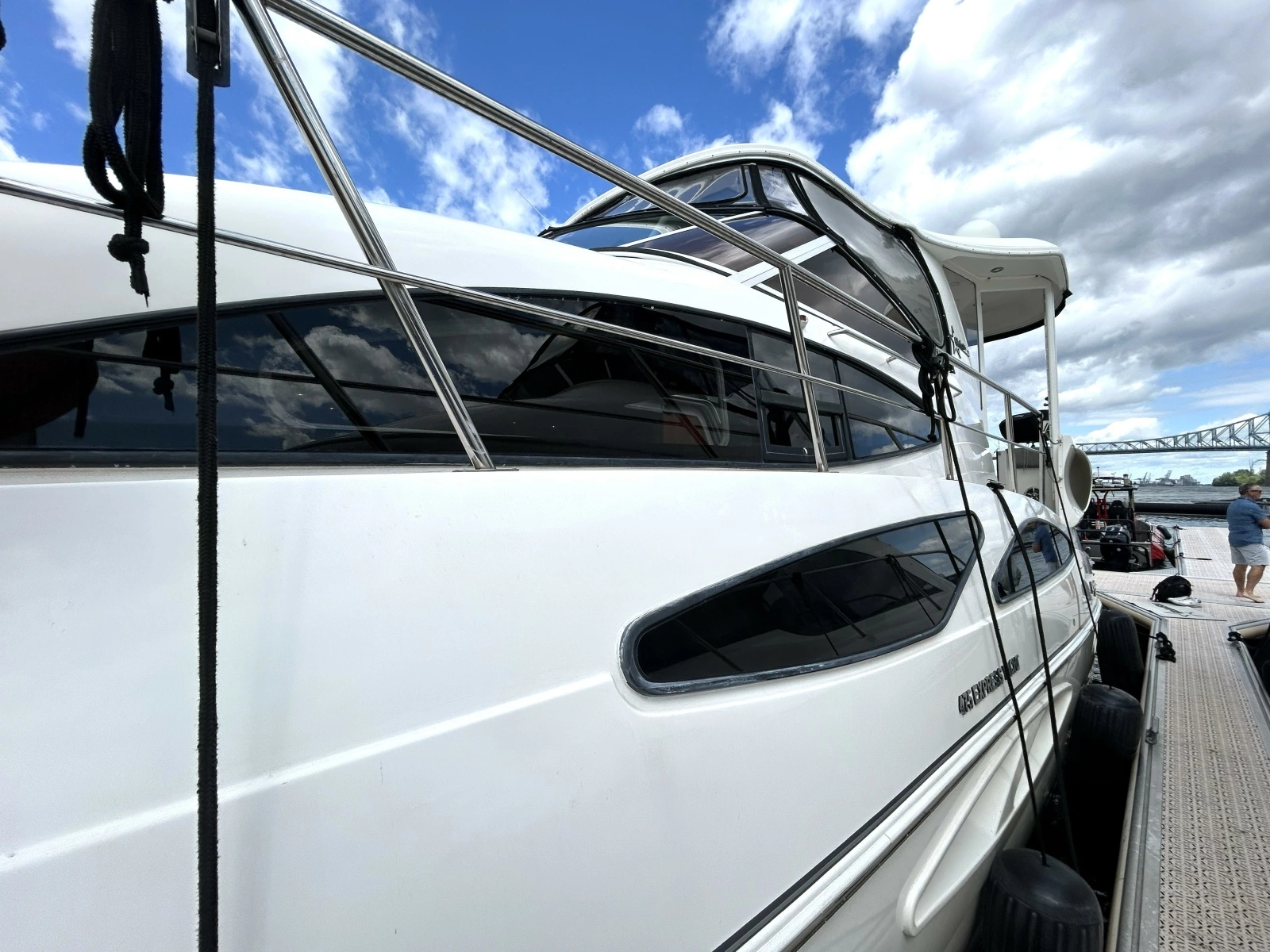 2007 Cruisers Yachts 455