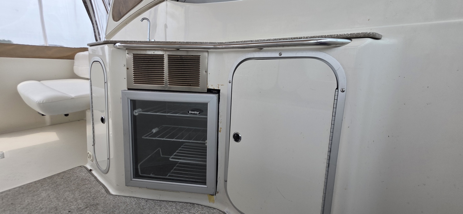 2000 Maxum 3300SCR