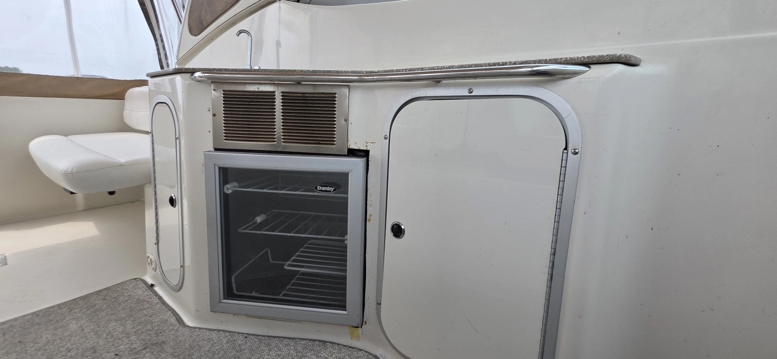2000 Maxum 3300SCR