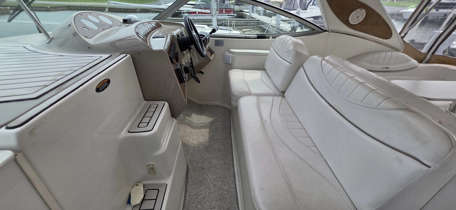 2000 Maxum 3300SCR