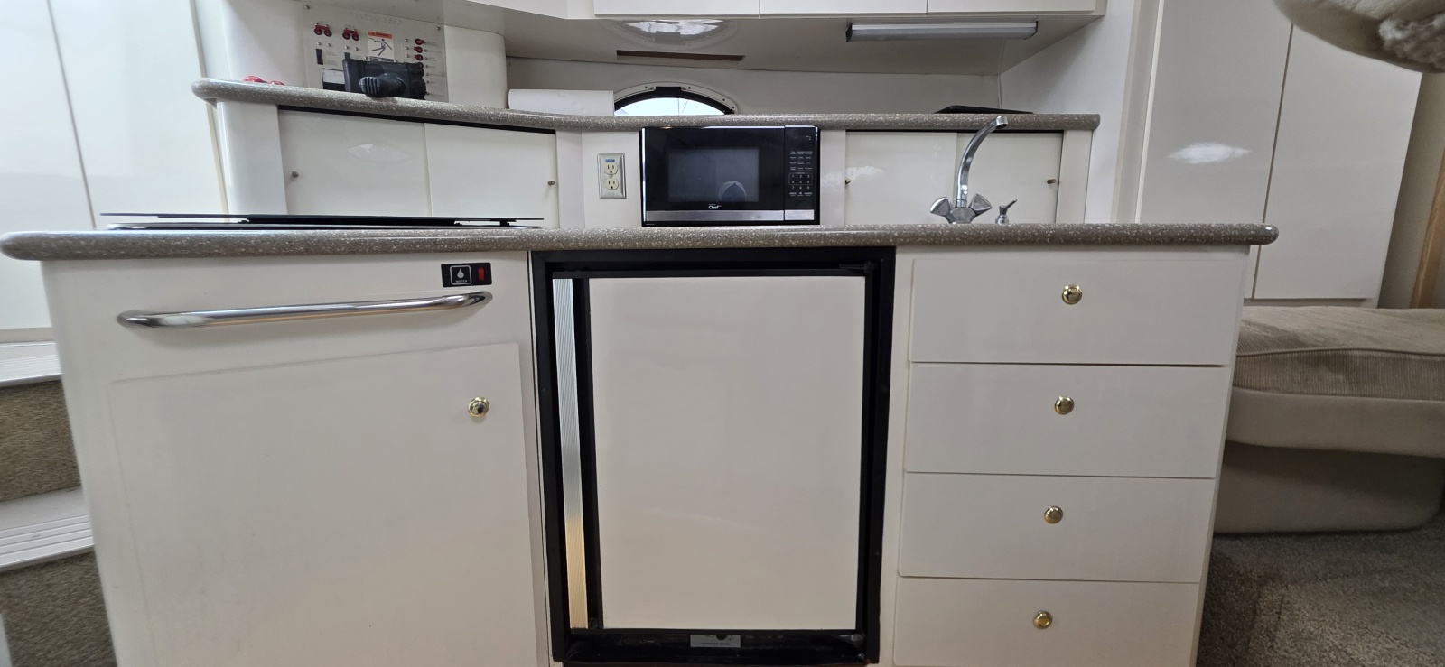 2000 Maxum 3300SCR