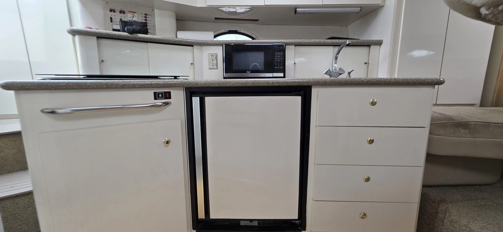 2000 Maxum 3300SCR