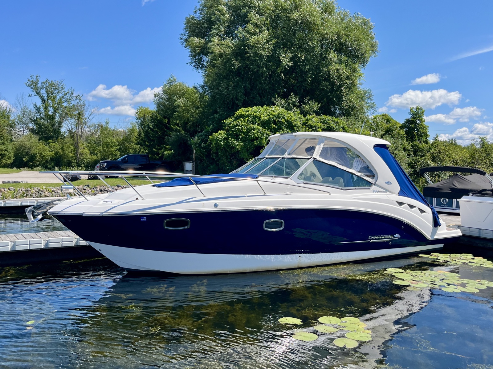 2012 Chaparral 330 Signature
