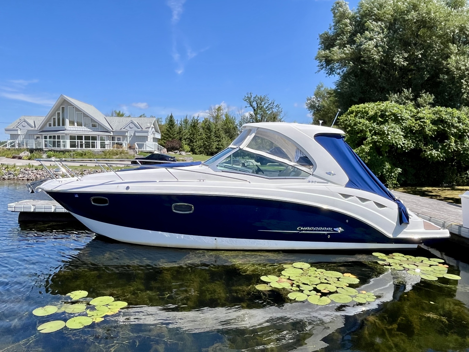 2012 Chaparral 330 Signature