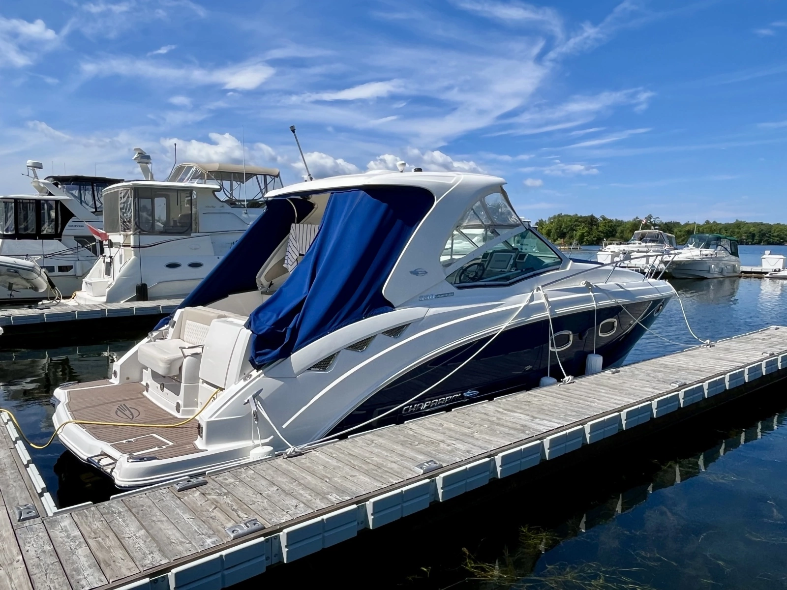 2012 Chaparral 330 Signature
