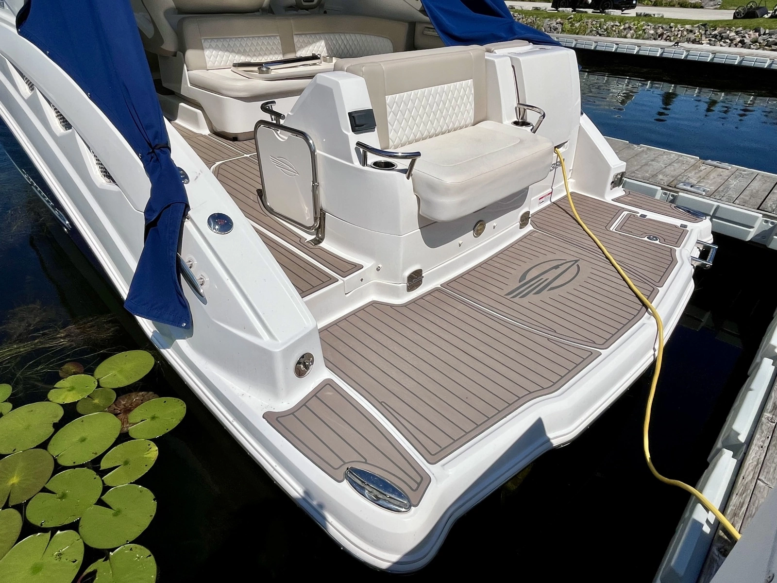 2012 Chaparral 330 Signature