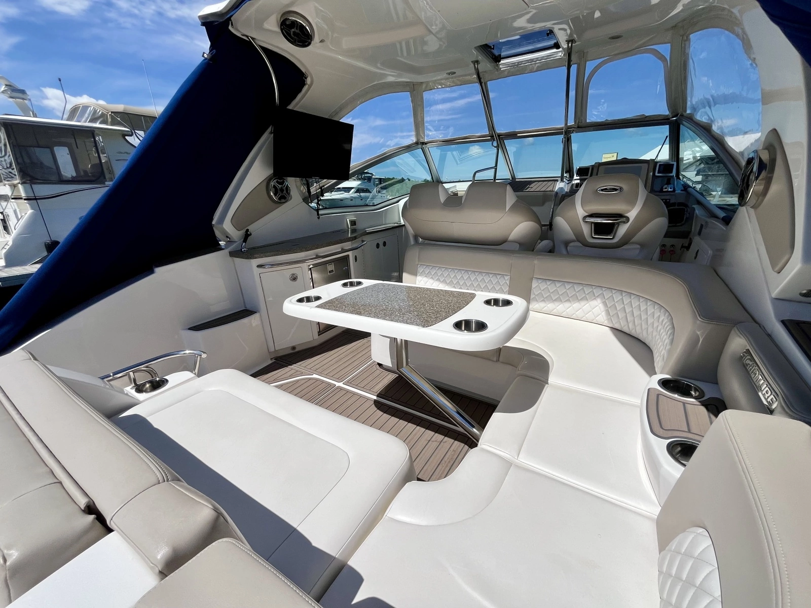 2012 Chaparral 330 Signature