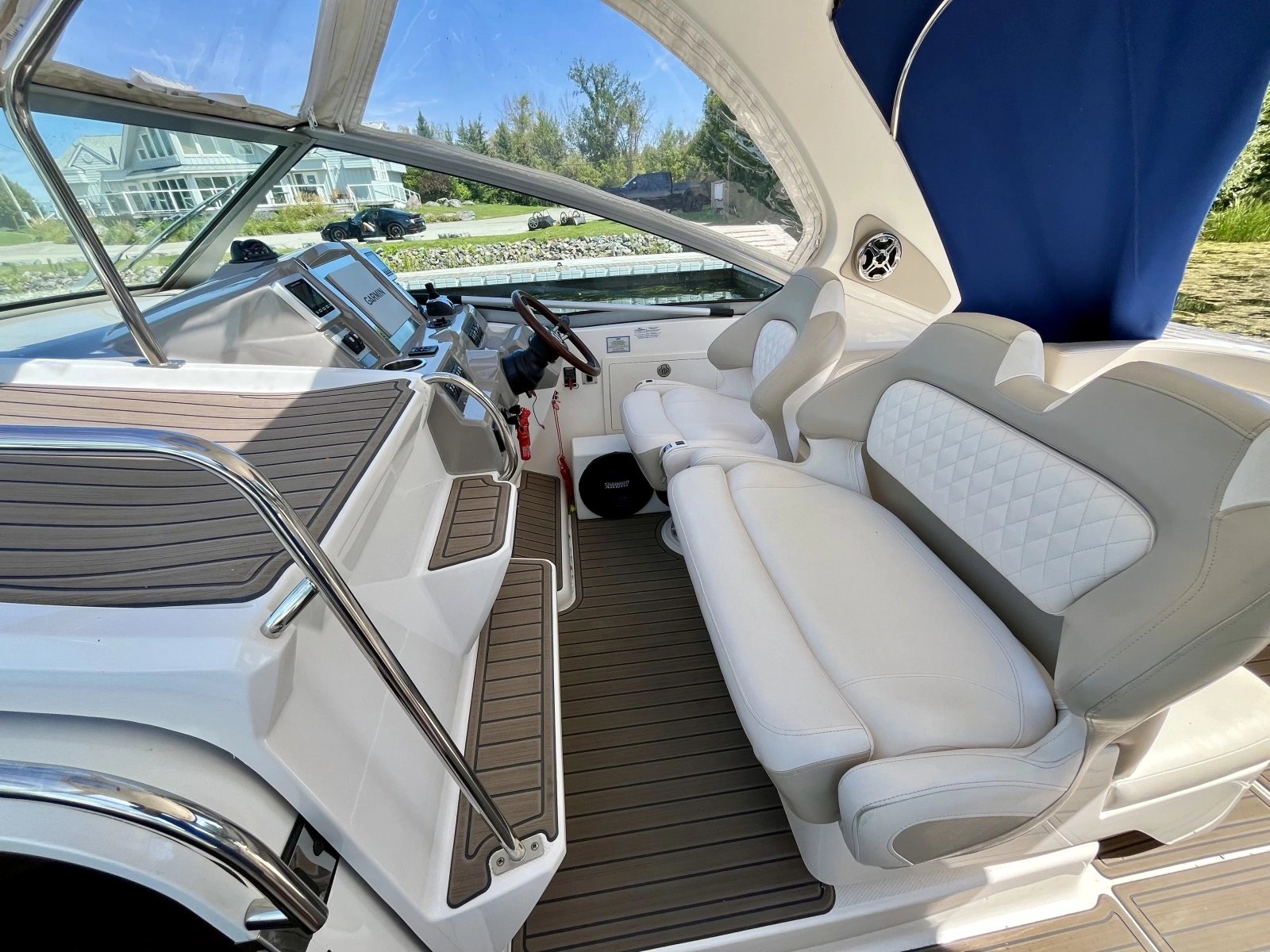 2012 Chaparral 330 Signature
