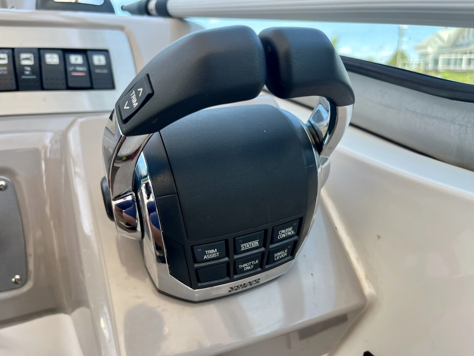 2012 Chaparral 330 Signature