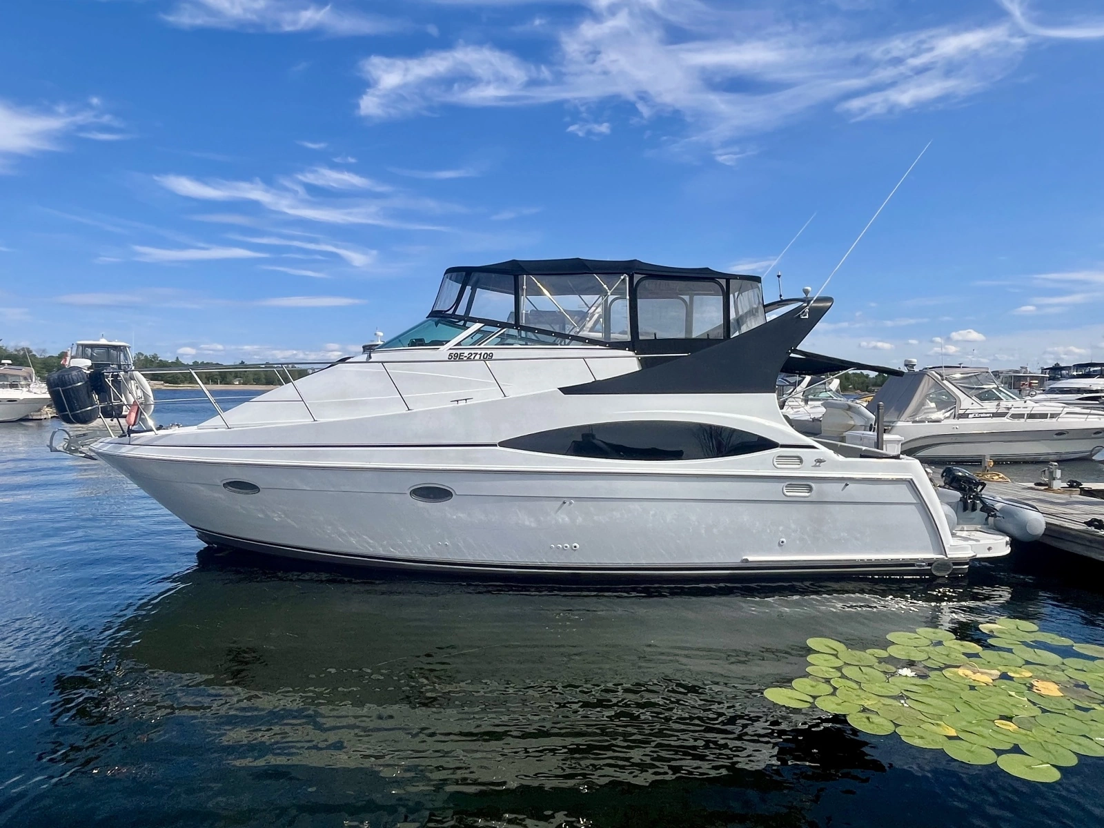 1999 Carver 350 Mariner 35