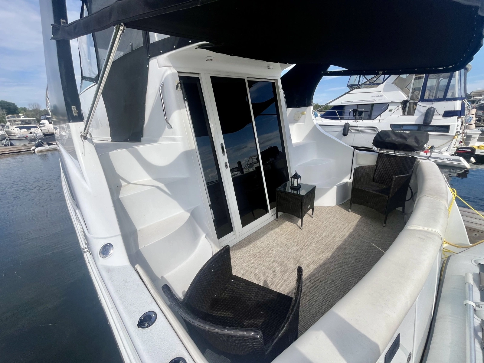 1999 Carver 350 Mariner 35