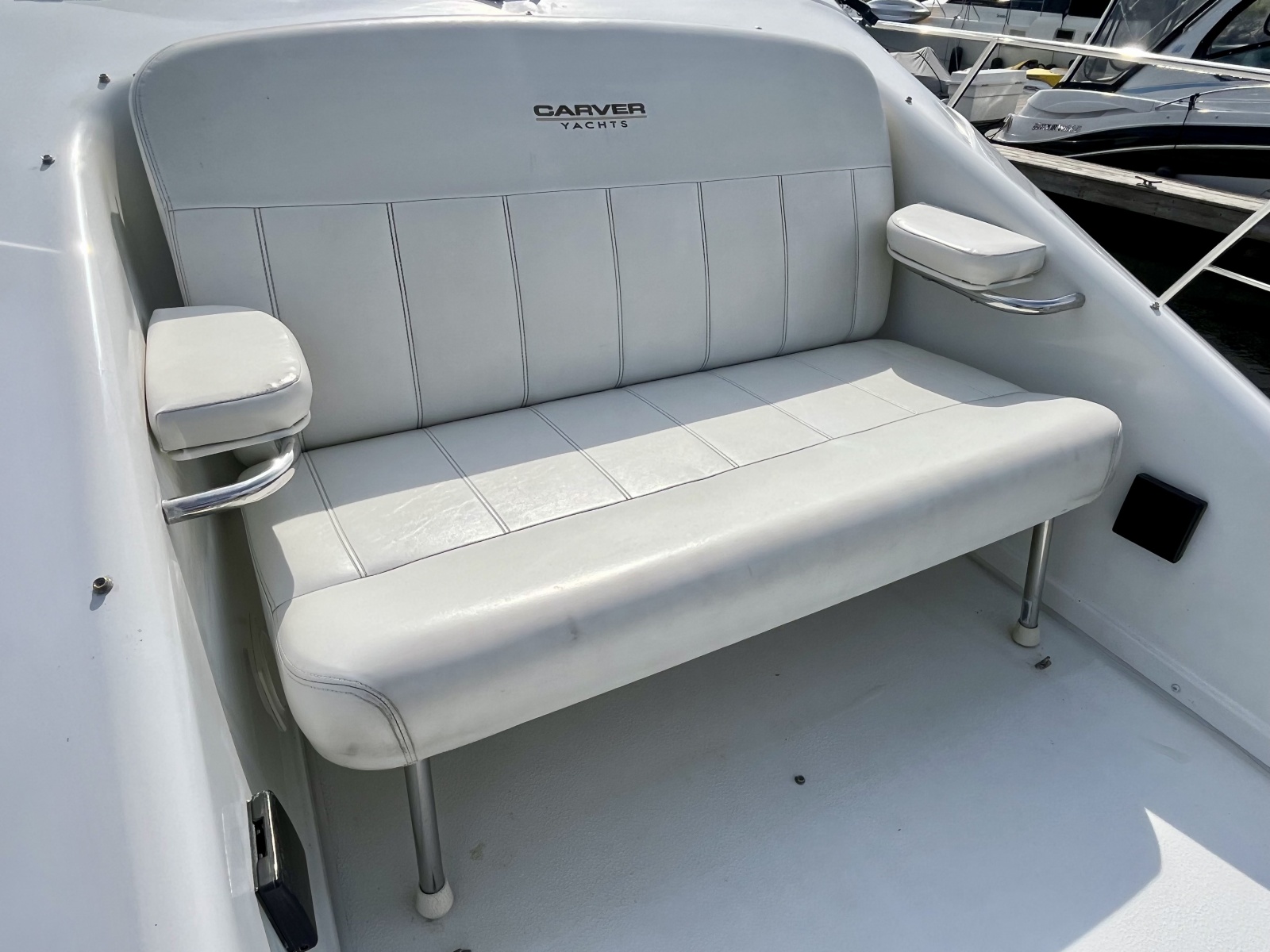 1999 Carver 350 Mariner 35