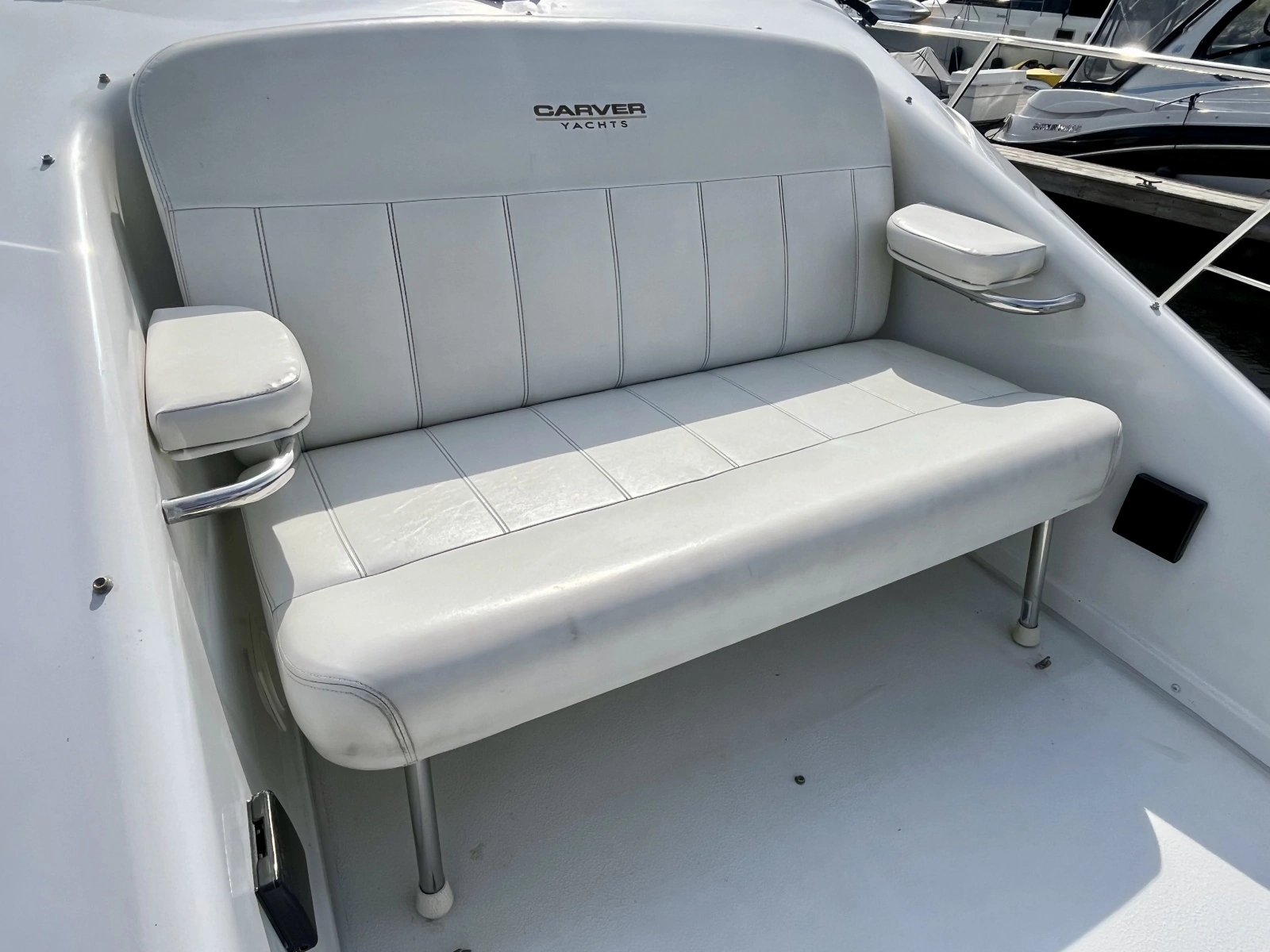 1999 Carver 350 Mariner 35