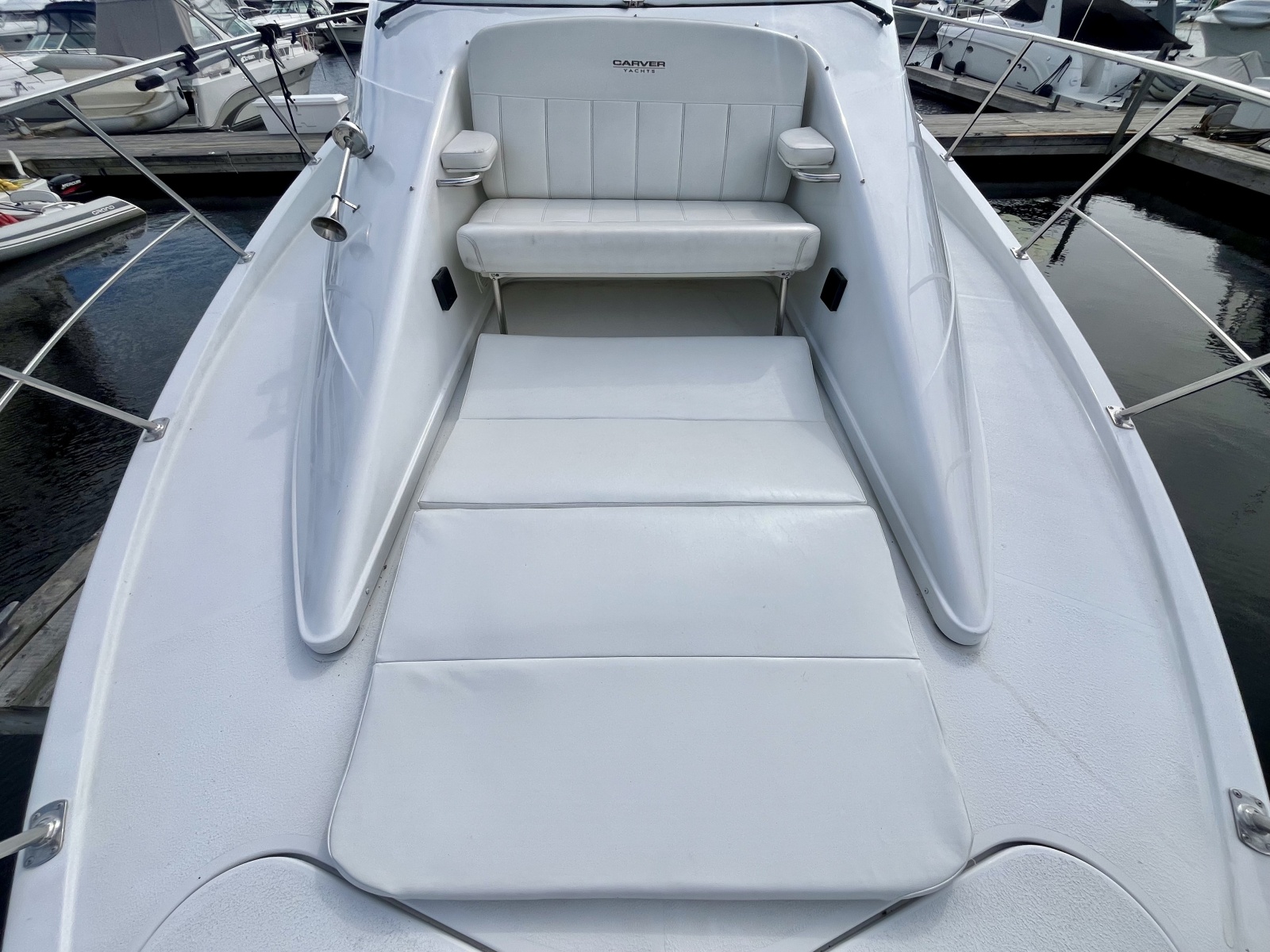1999 Carver 350 Mariner 35