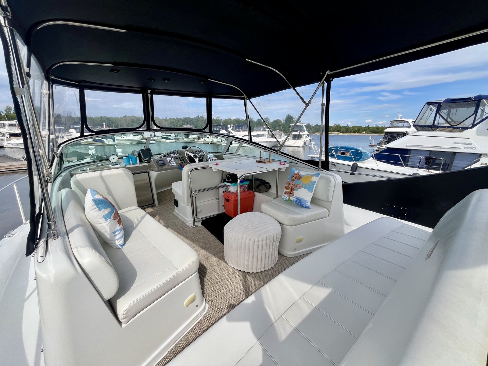 1999 Carver 350 Mariner 35