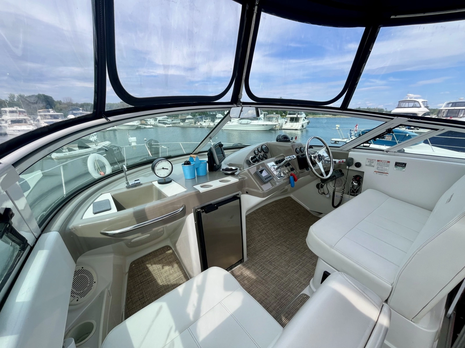 1999 Carver 350 Mariner 35