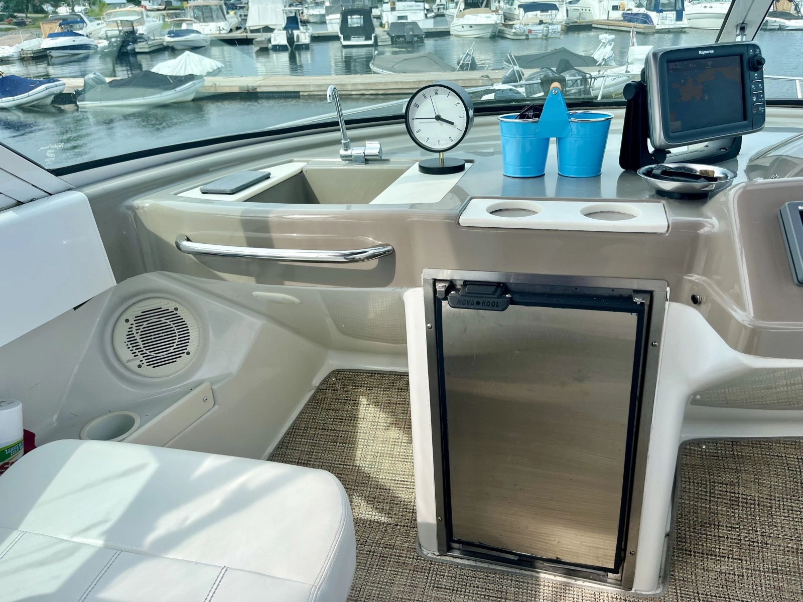 1999 Carver 350 Mariner 35