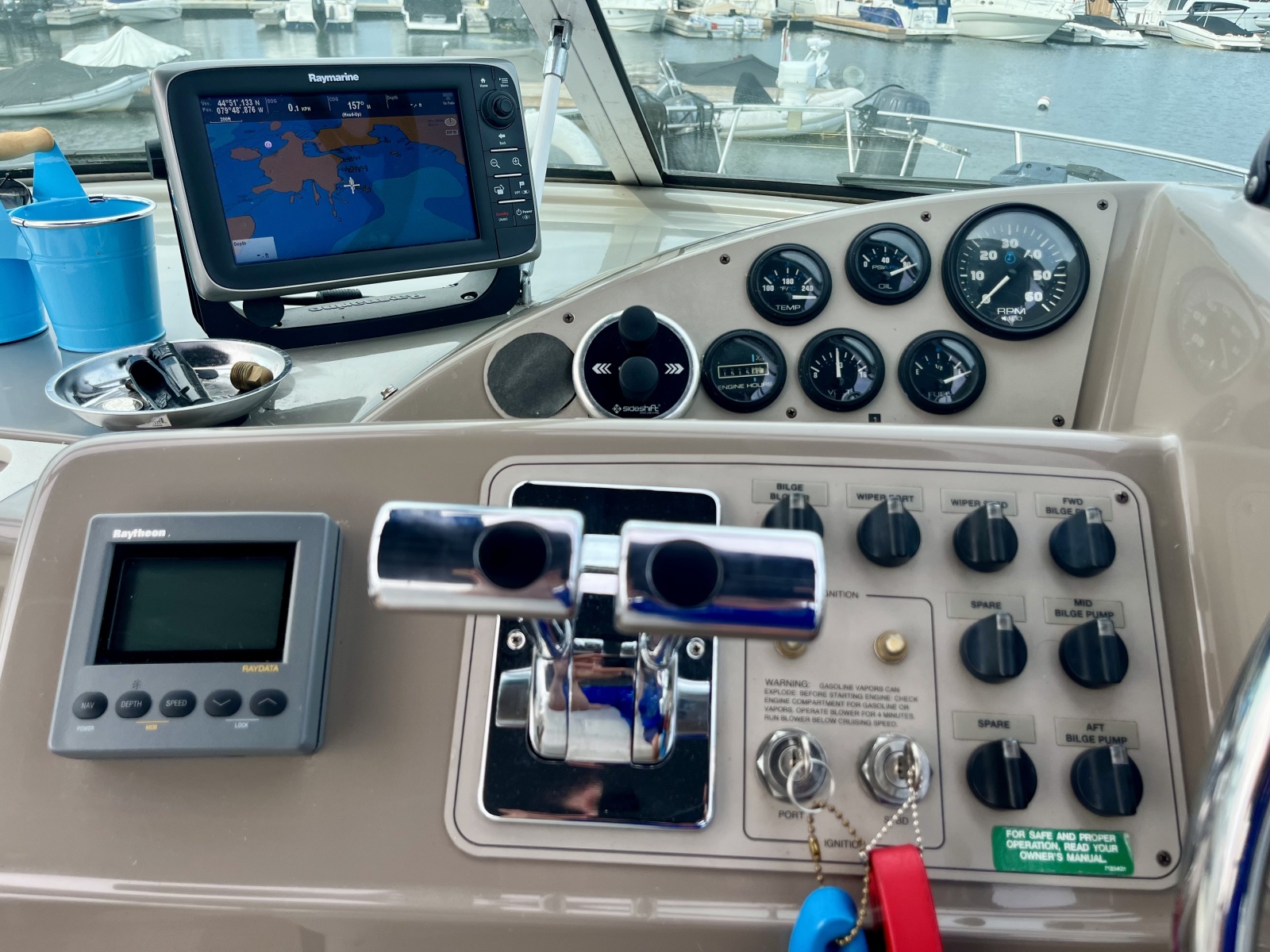 1999 Carver 350 Mariner 35