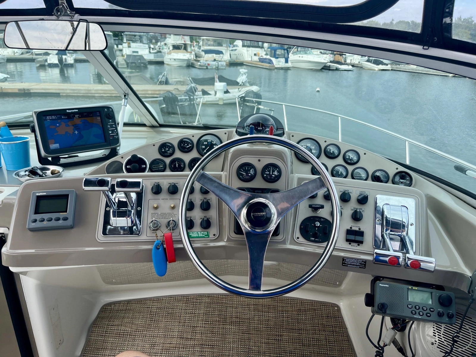 1999 Carver 350 Mariner 35