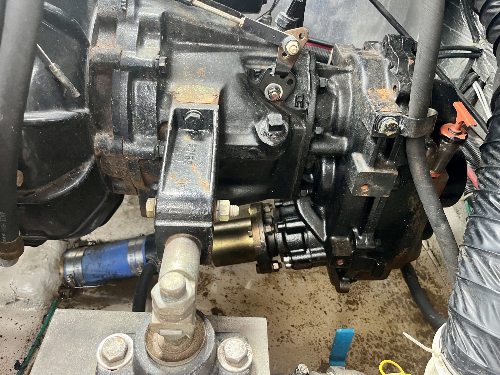 1999 Carver 350 Mariner 35