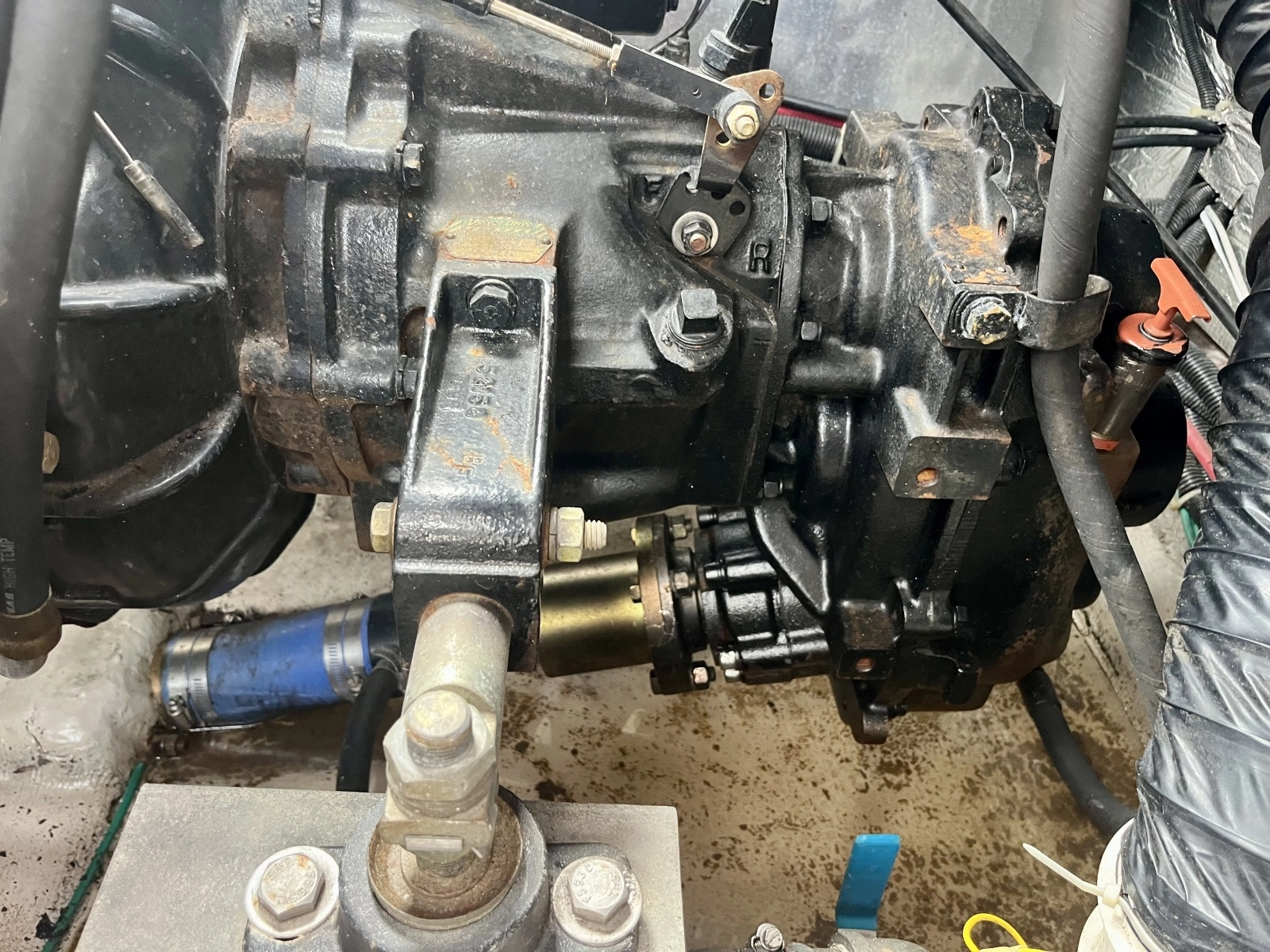 1999 Carver 350 Mariner 35