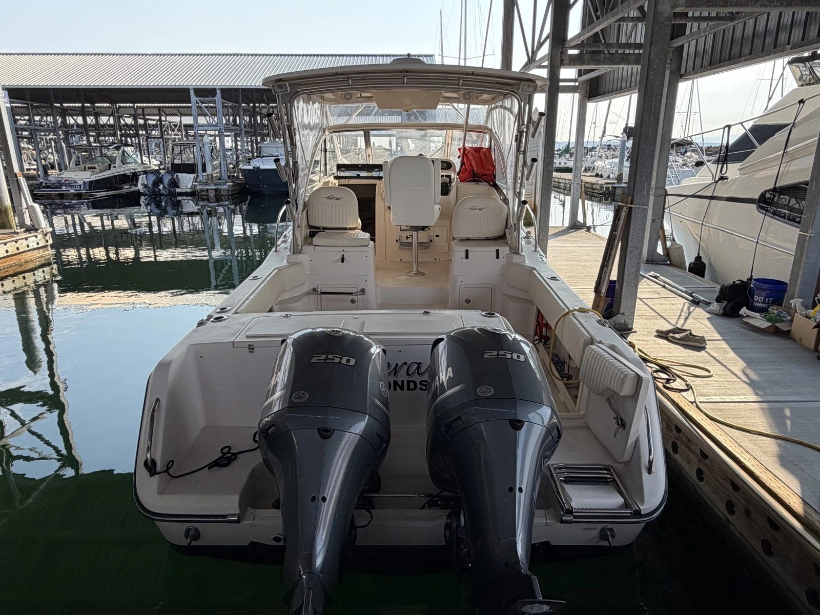 2007 Grady-White Express 305