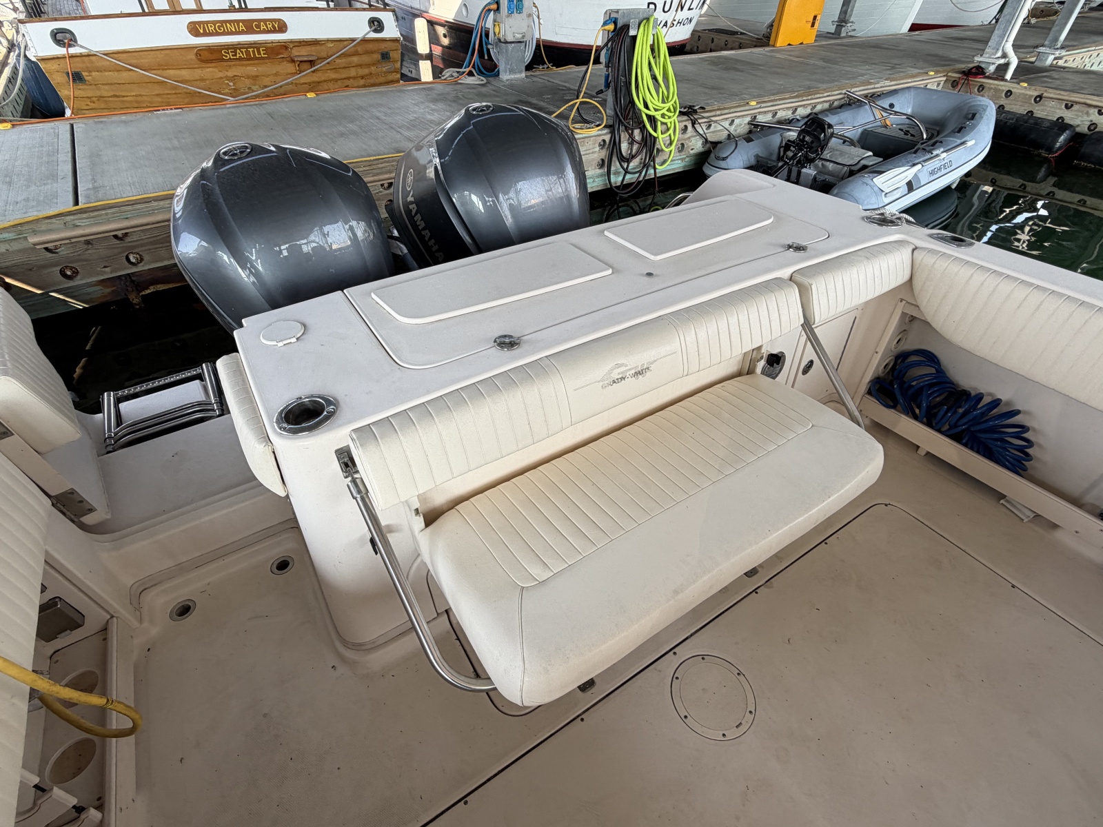 2007 Grady-White Express 305