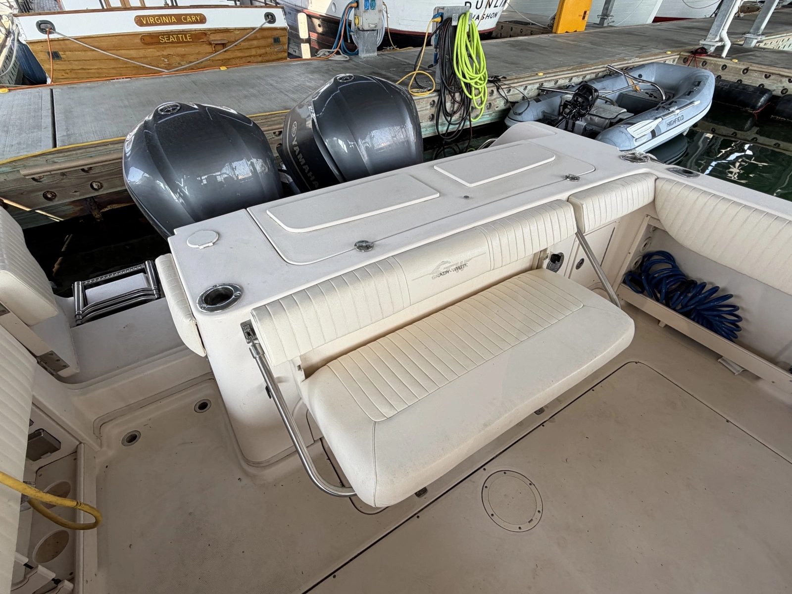 2007 Grady-White Express 305