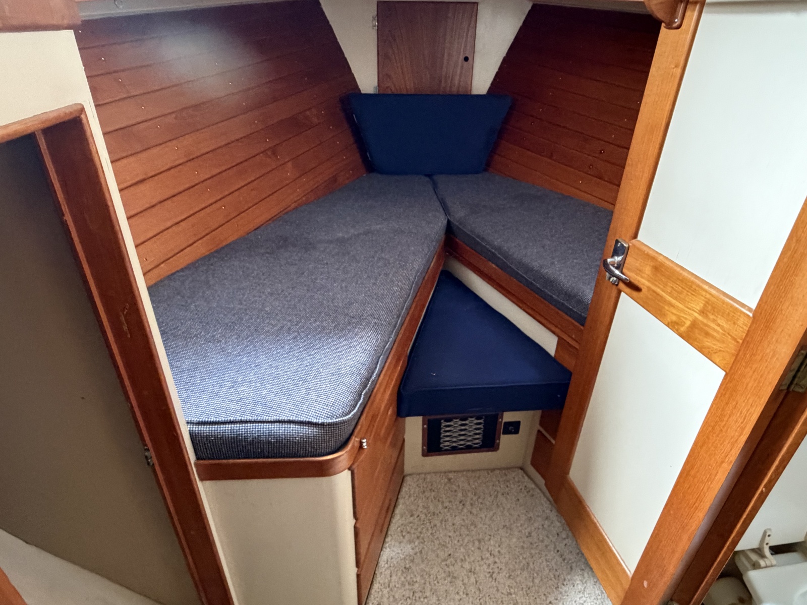 1969 Grand Banks 42 Classic