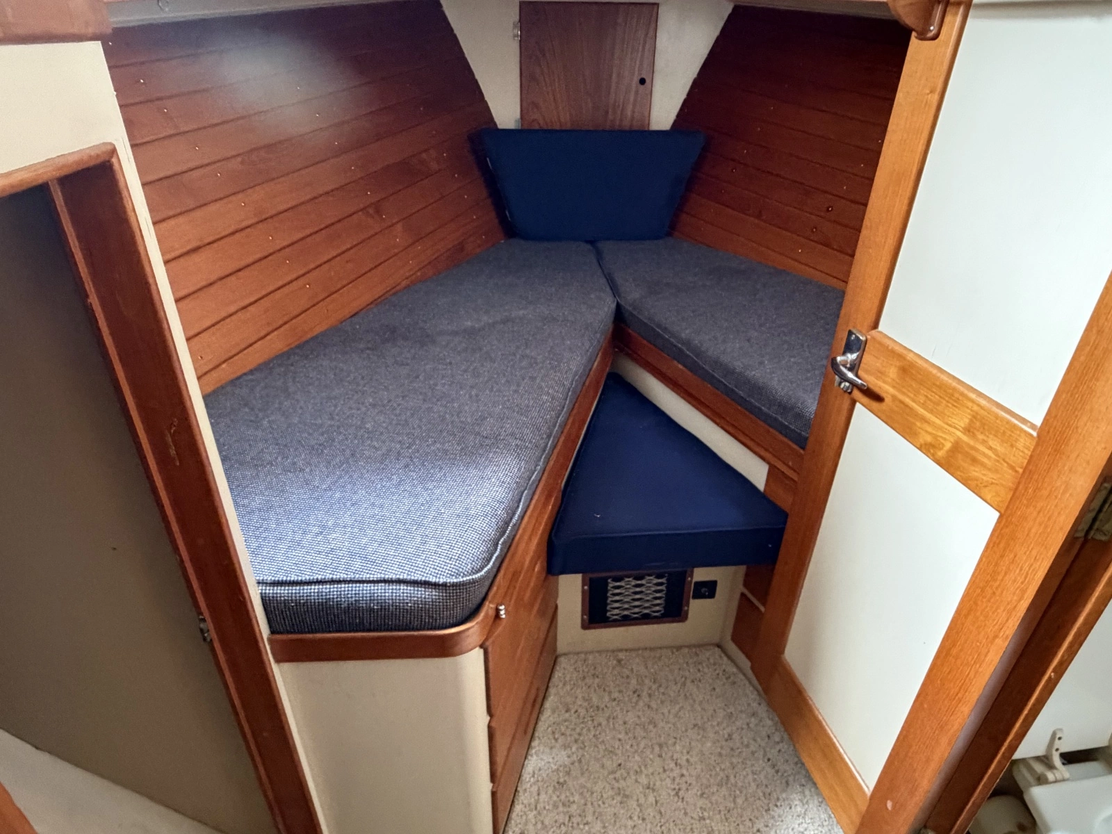 1969 Grand Banks 42 Classic