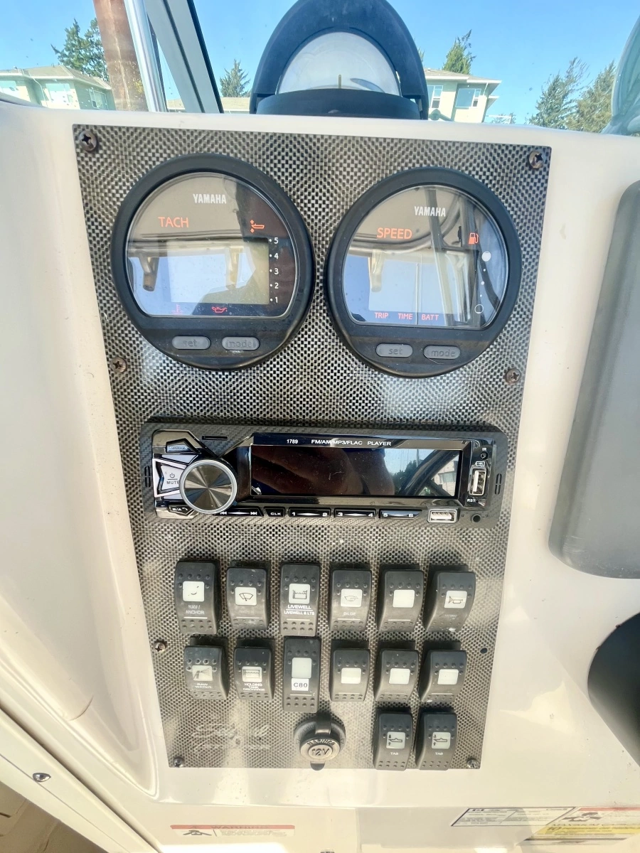 2007 Seaswirl Striper 2301