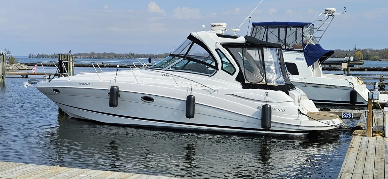 2011 Four Winns V355
