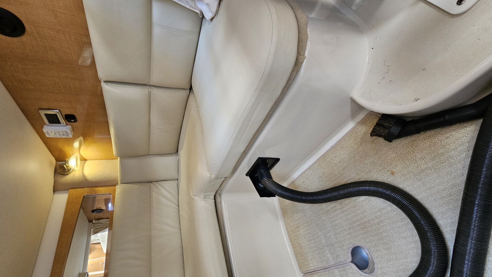 2011 Four Winns V355