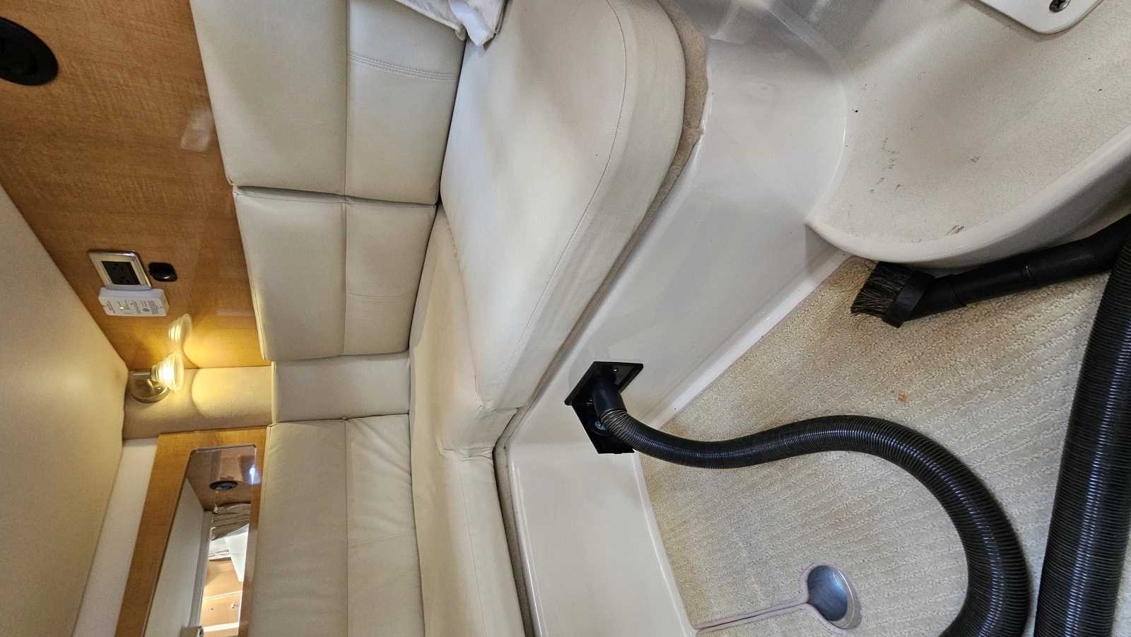2011 Four Winns V355