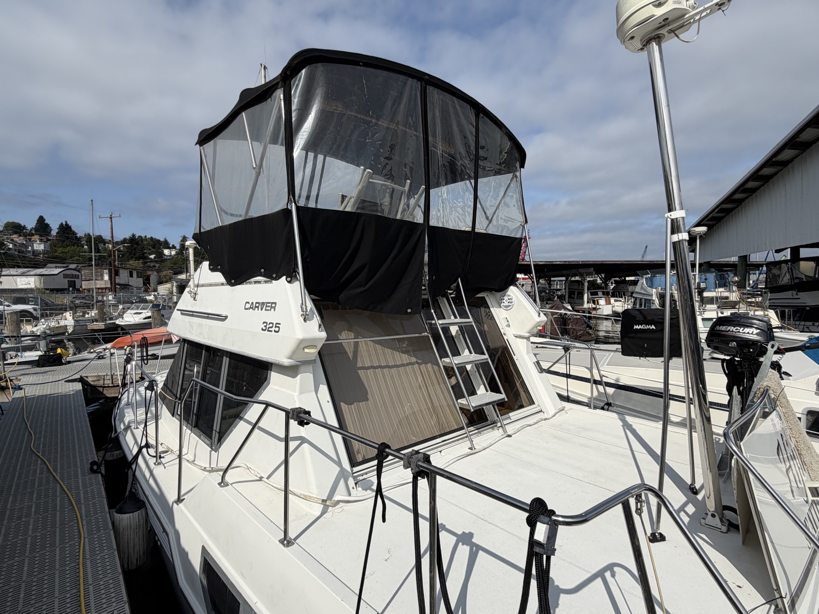 1996 Carver 325 Aft Cabin Motor Yacht
