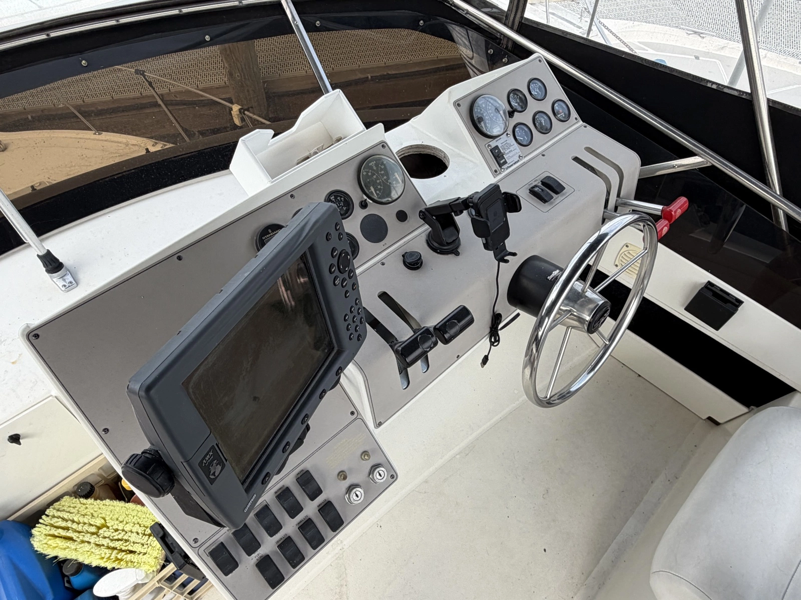 1996 Carver 325 Aft Cabin Motor Yacht