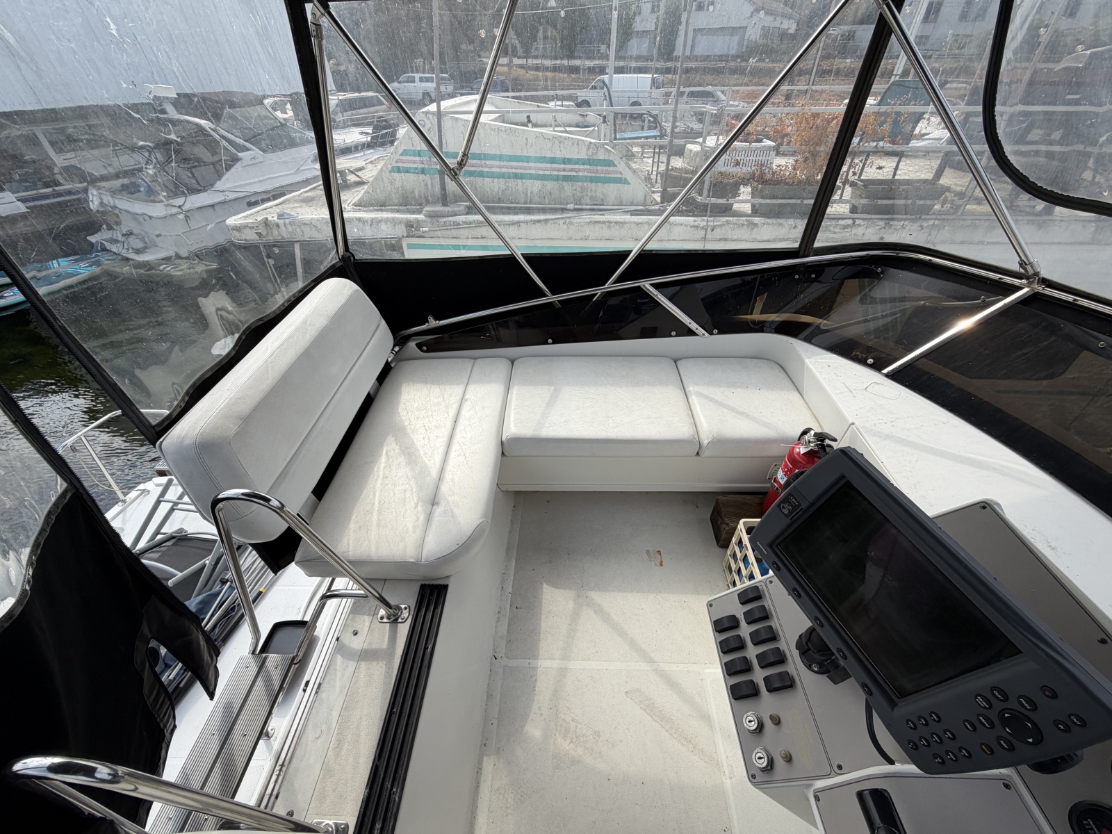 1996 Carver 325 Aft Cabin Motor Yacht