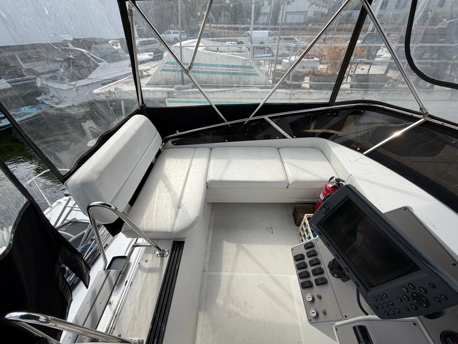 1996 Carver 325 Aft Cabin Motor Yacht