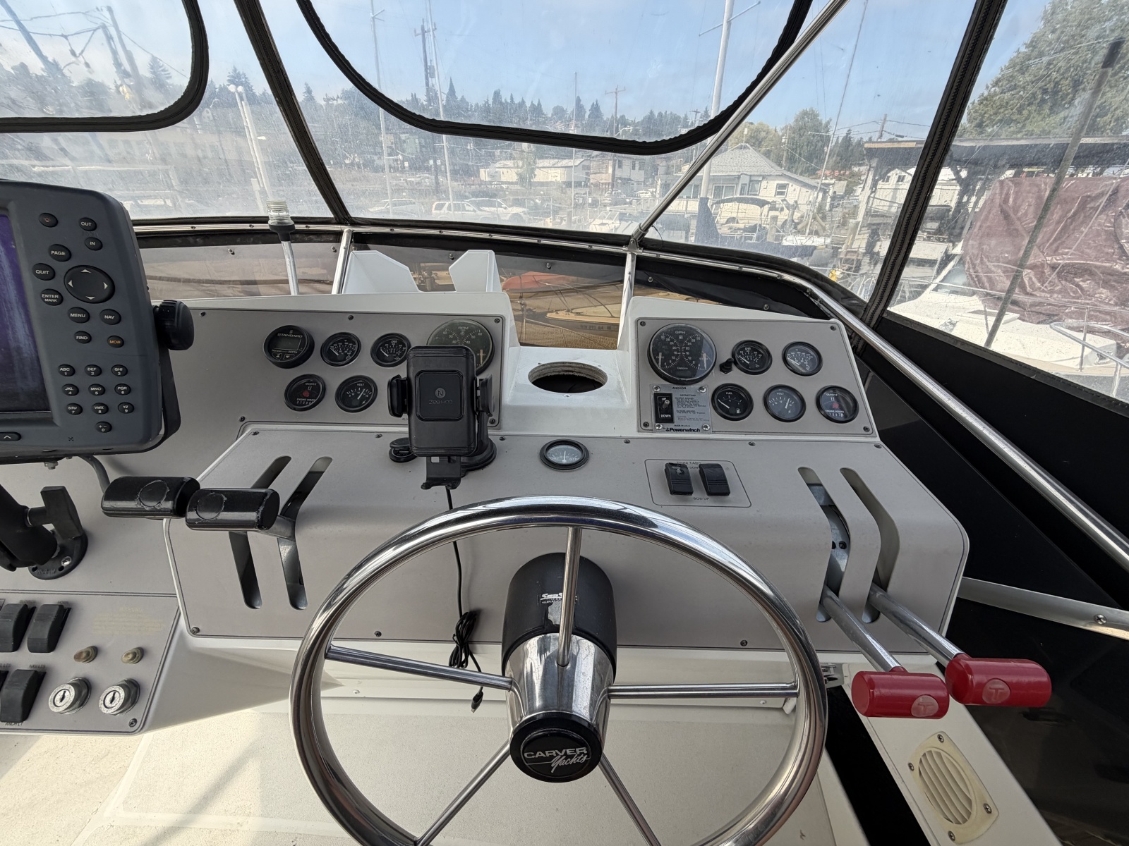 1996 Carver 325 Aft Cabin Motor Yacht