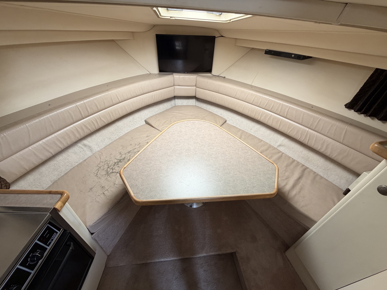 1996 Carver 325 Aft Cabin Motor Yacht