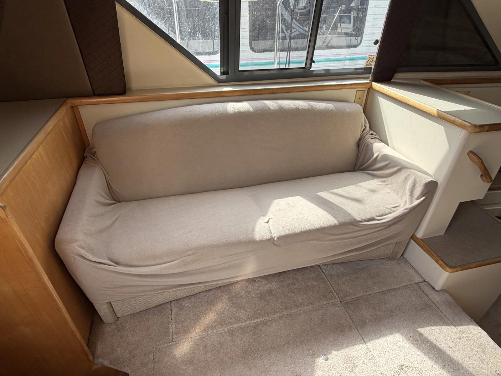 1996 Carver 325 Aft Cabin Motor Yacht