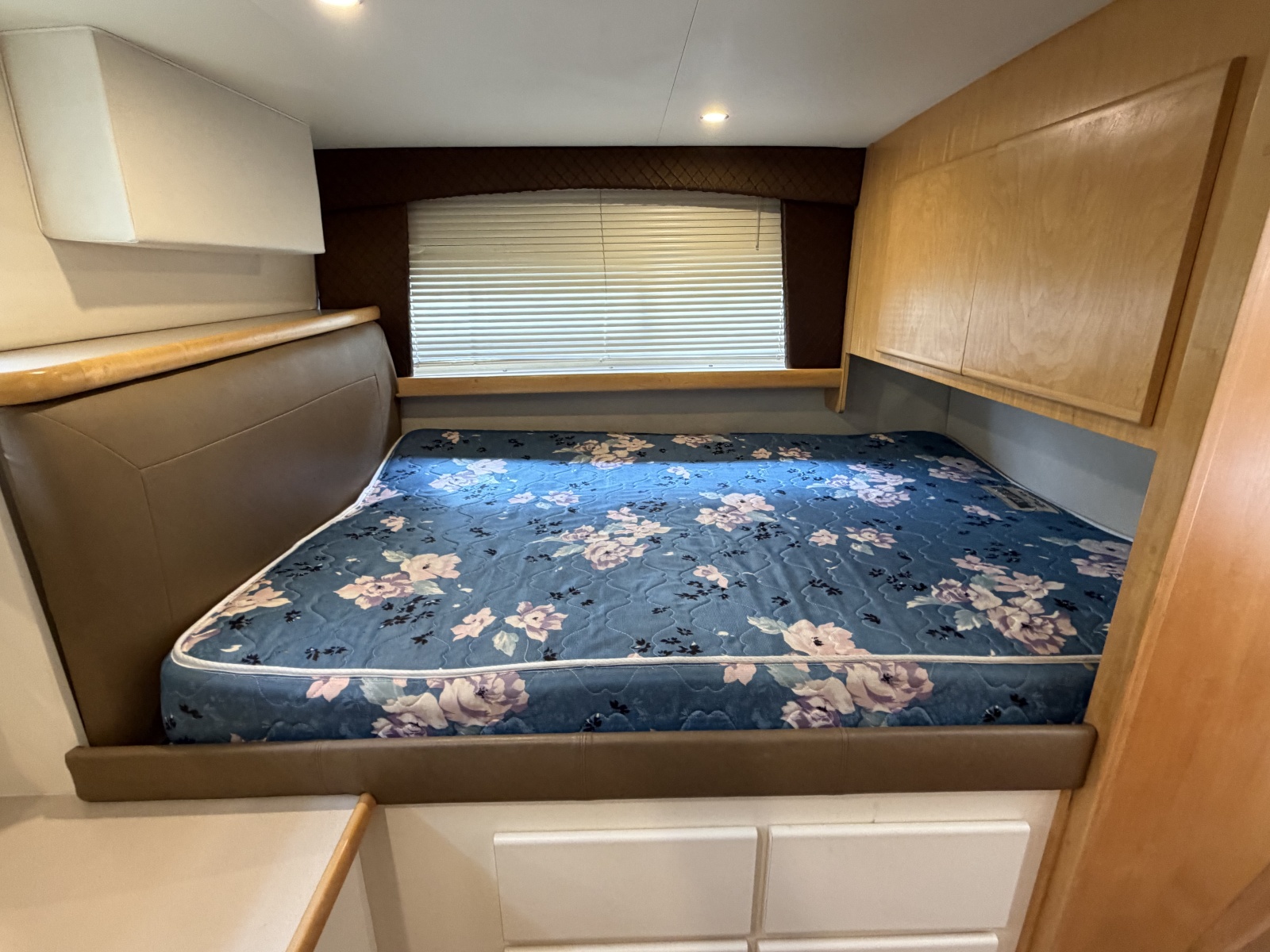 1996 Carver 325 Aft Cabin Motor Yacht