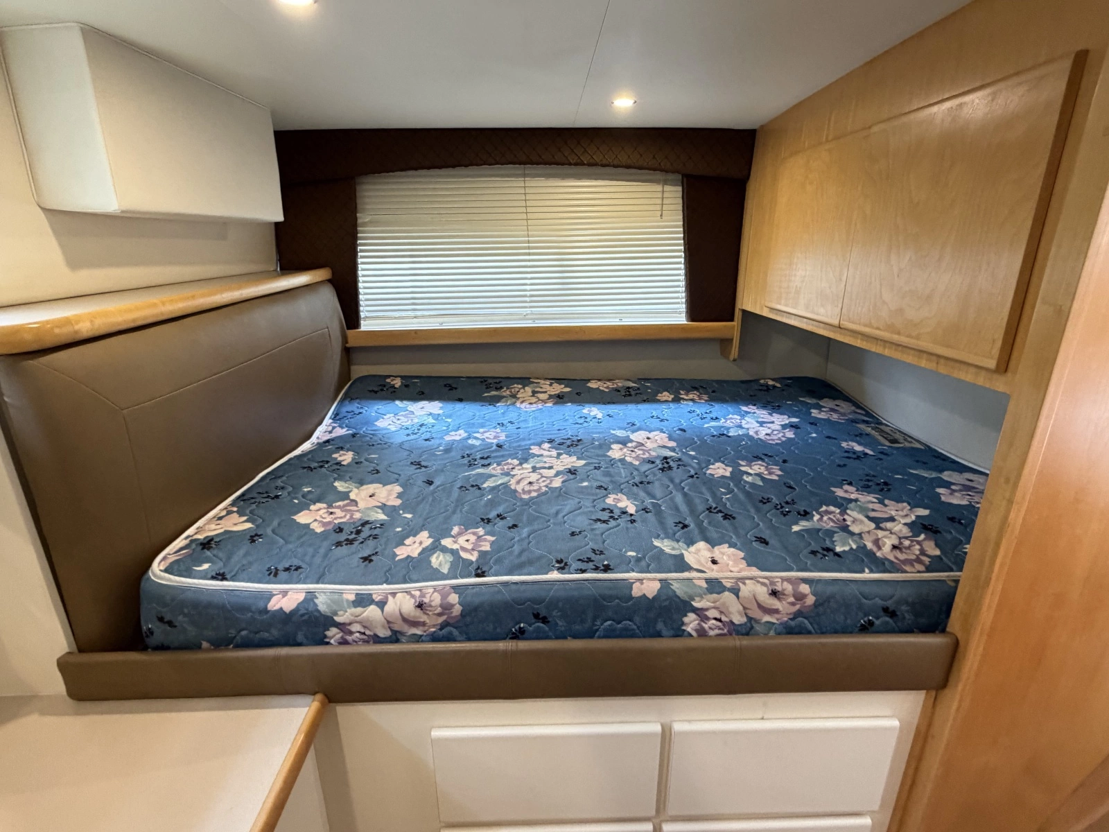 1996 Carver 325 Aft Cabin Motor Yacht