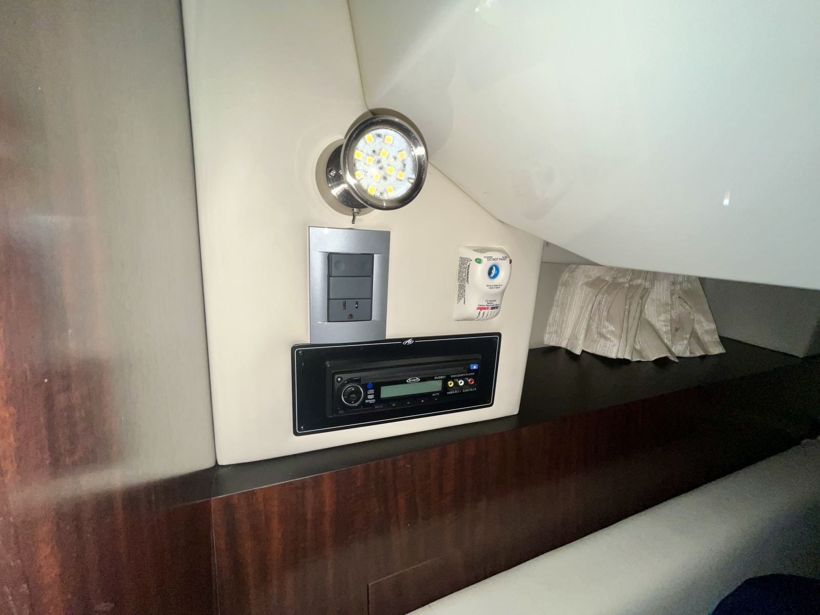 2012 Monterey 320 Sport Yacht 32