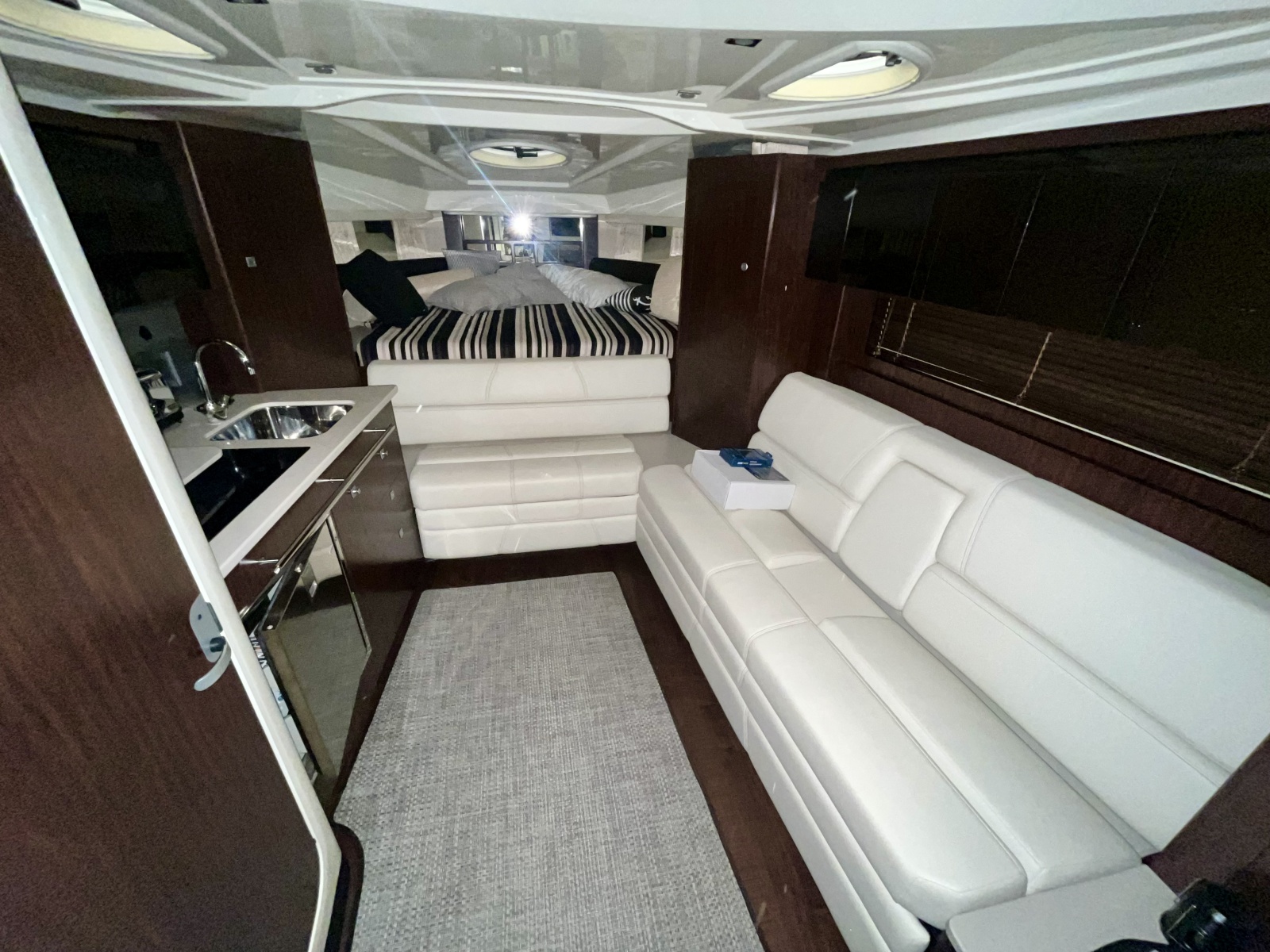 2012 Monterey 320 Sport Yacht 32