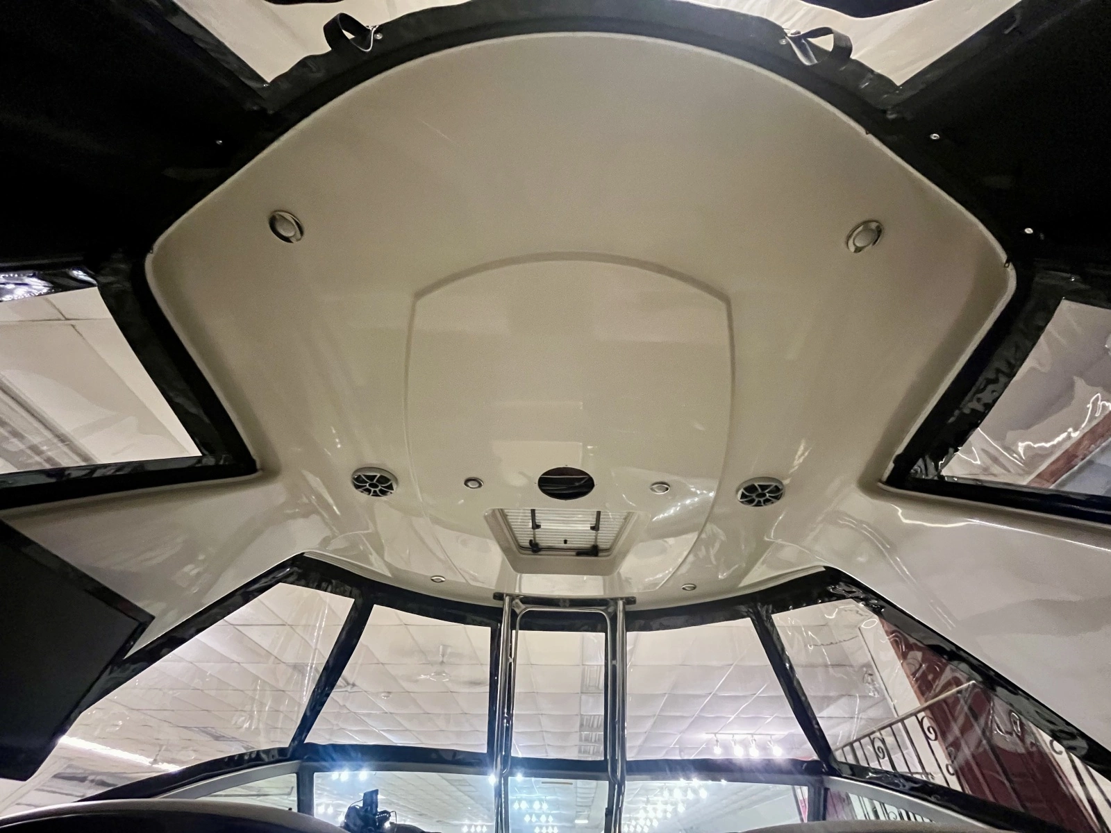 2012 Monterey 320 Sport Yacht 32